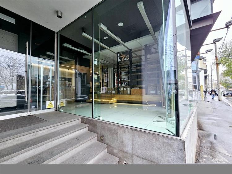 Spațiu comercial, de 180 mp, în P-ța Victoriei