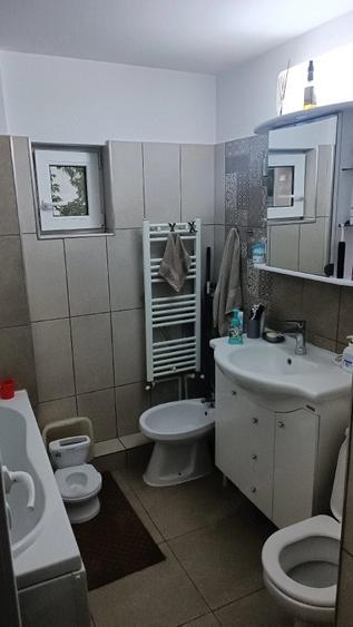 Apartament cu 3 camere decomandat în Moara de foc