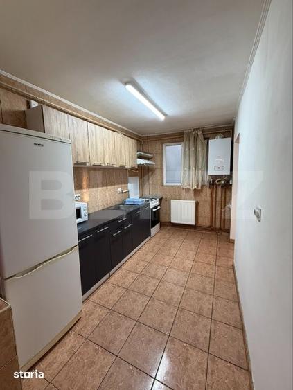 Apartament cu 3 camere, mobilat în Tractorul