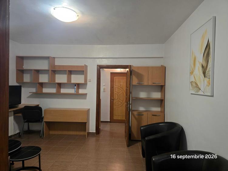 Apartament cu 2 camere semidecomandat în Calea Severinului