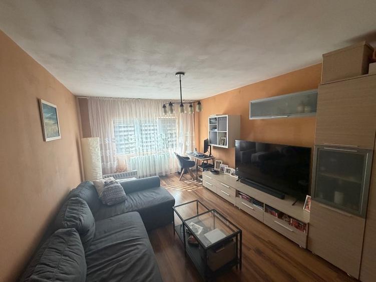 Apartament cu 2 camere decomandat, mobilat în Aradului