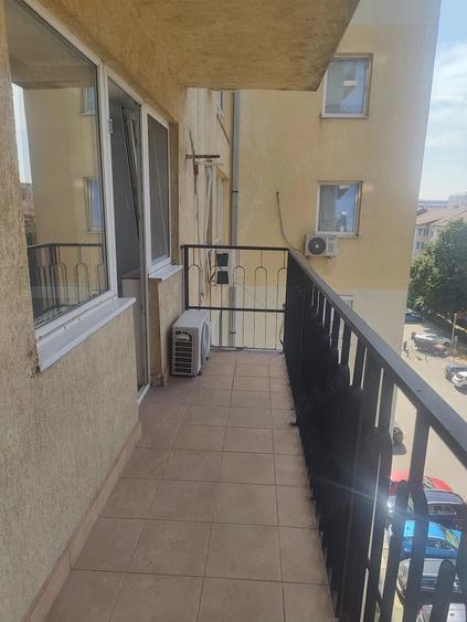 Apartament cu 3 camere decomandat în Iosia