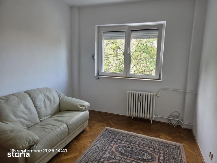 Apartament cu 4 camere în Șerban Vodă
