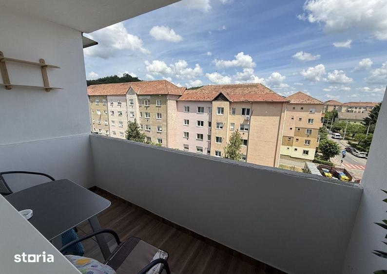 Apartament cu 3 camere decomandat în Central