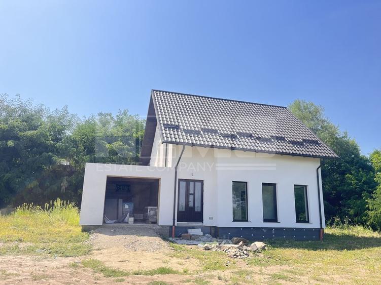 Casă individuală cu 4 camere cu Canalizare în Sfântu Ilie