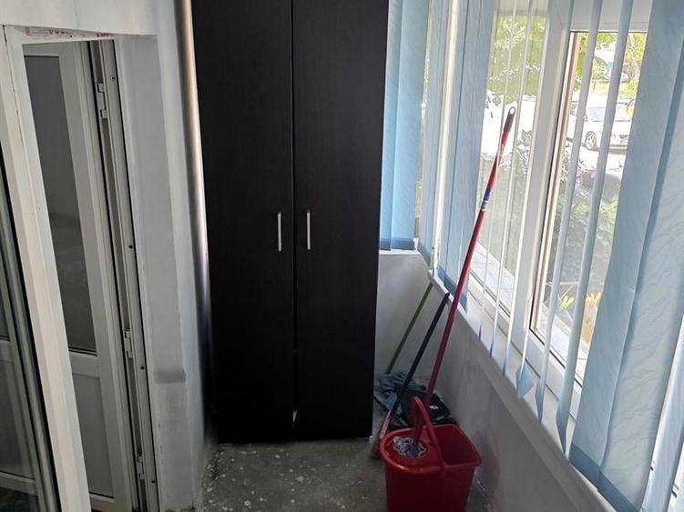 Apartament cu 2 camere semidecomandat în Craiovița Nouă