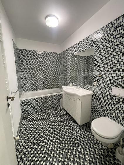 Apartament cu 3 camere decomandat, mobilat în Central