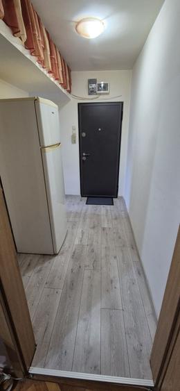 Apartament cu 3 camere semidecomandat în Complex Studențesc