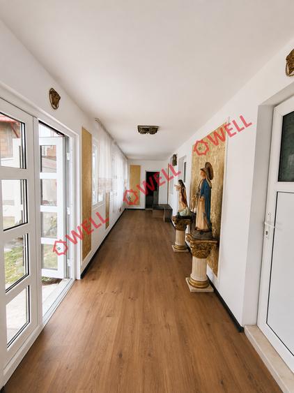 Casă cu 8 camere cu Teren 1130 Mp în Moacșa