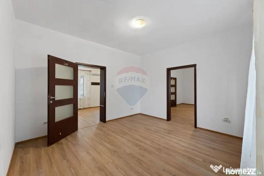 Spațiu comercial, de 75 mp, în Pârneava