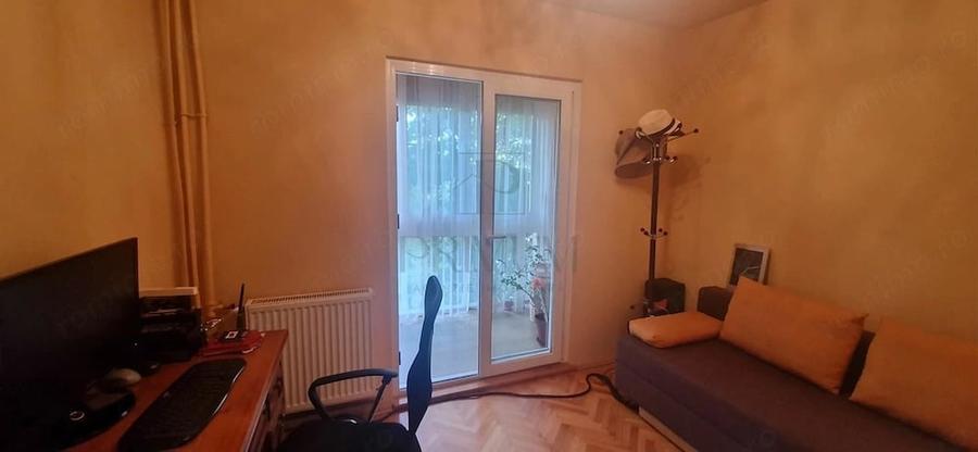 Apartament cu 4 camere decomandat în Aradului