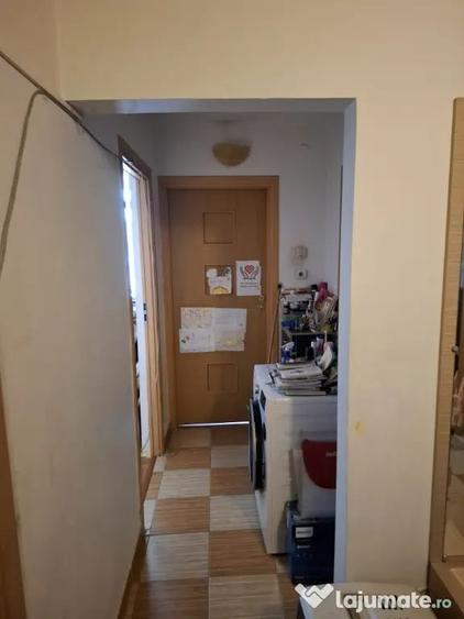 Apartament cu 3 camere decomandat în Dristor
