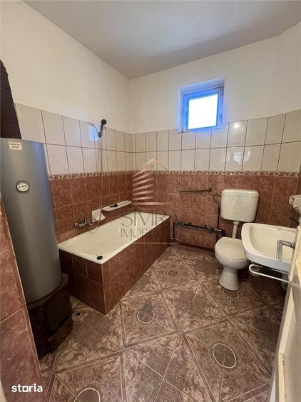 Casă cu 4 camere cu Teren 711 Mp în Borș