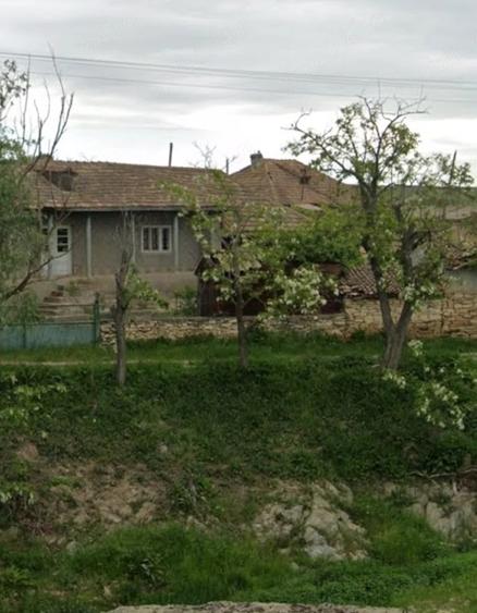 Casă cu 4 camere cu Teren 2612 Mp în Ceamurlia de Sus
