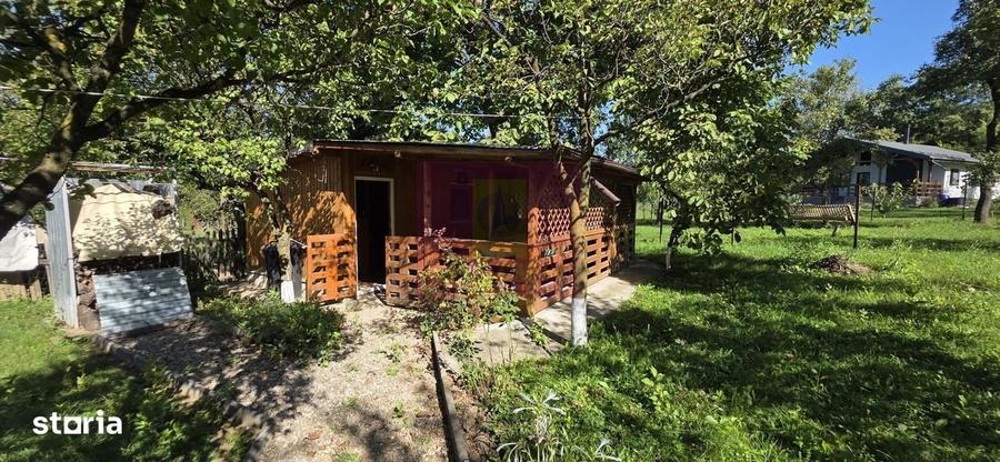 Casă cu 3 camere în Ghioșești