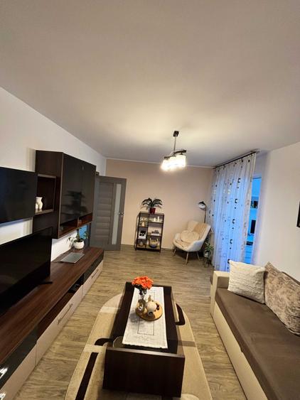 Apartament cu 2 camere decomandat în Dâmbu Pietros
