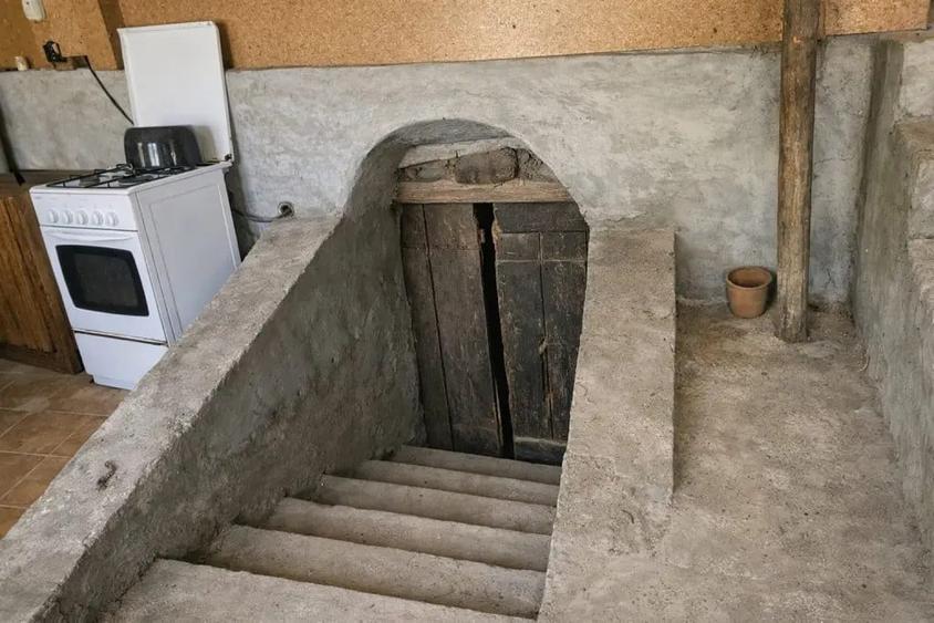 Casă cu 5 camere în Gutinaș