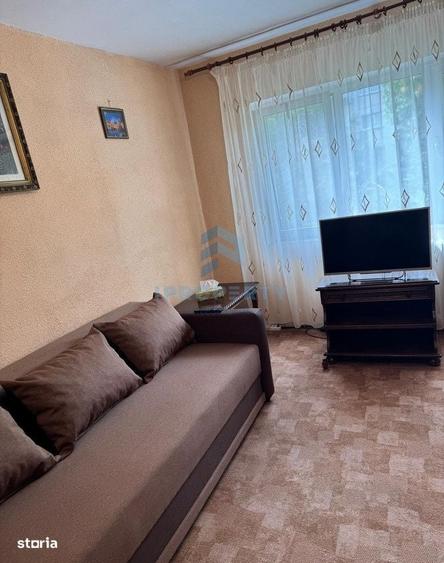 Apartament cu 2 camere decomandat în Văcăresti