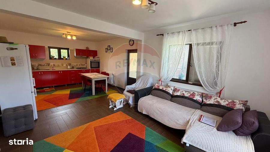 Casă cu 3 camere în Mărăști