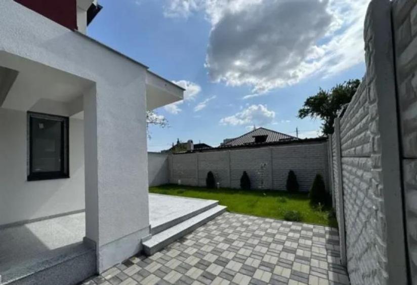 Casă cu 4 camere cu Canalizare în Chitila