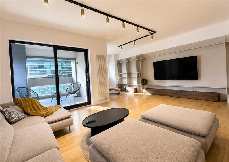Apartament cu 3 camere decomandat în Pipera