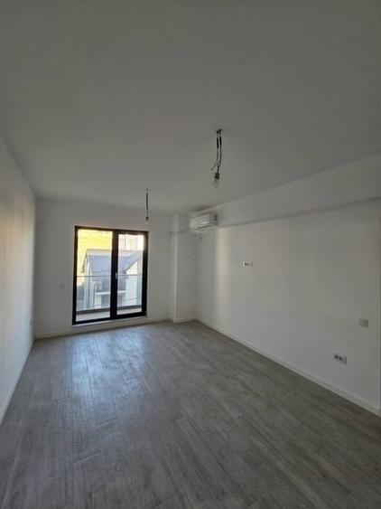 Garsonieră decomandată în Vișani