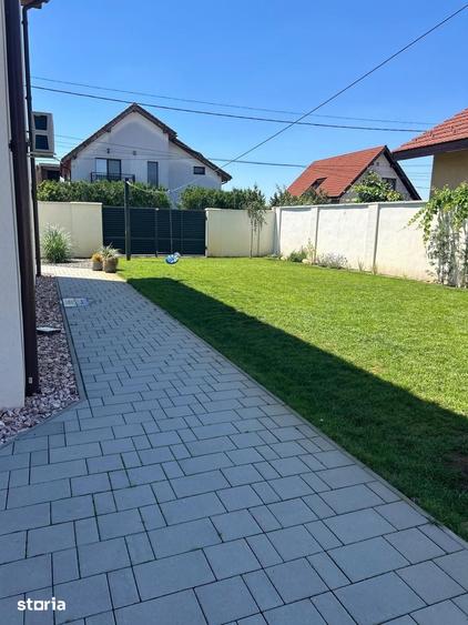 Casă cu 6 camere cu Teren 700 Mp în Moșnița Nouă