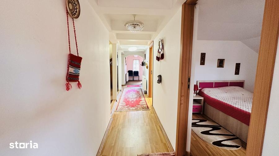 Casă cu 5 camere cu Teren 1800 Mp în Homorâciu