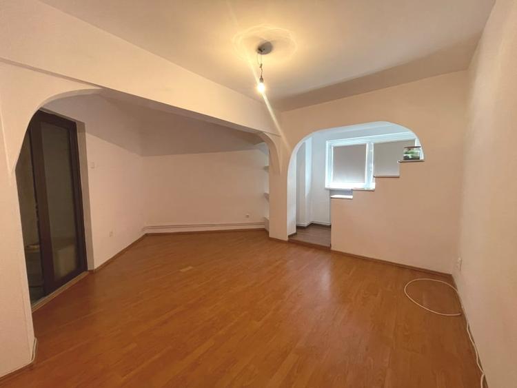 Apartament cu 2 camere decomandat, mobilat în Cetate