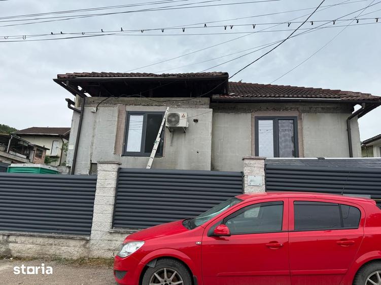 Casă cu 4 camere cu Teren 838 Mp în Central