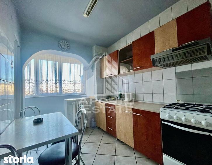 Apartament cu 3 camere în Aurel Vlaicu