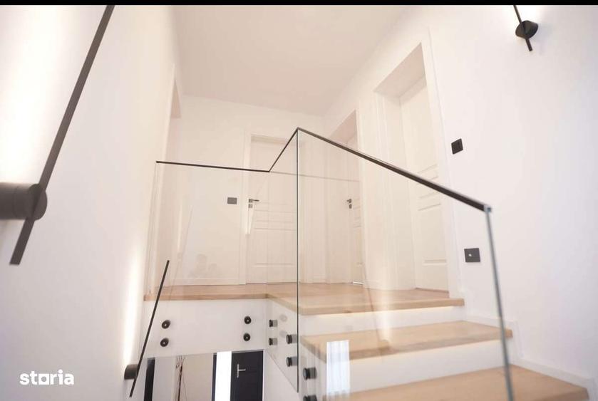 Casă cu 4 camere cu Teren 370 Mp în Rediu