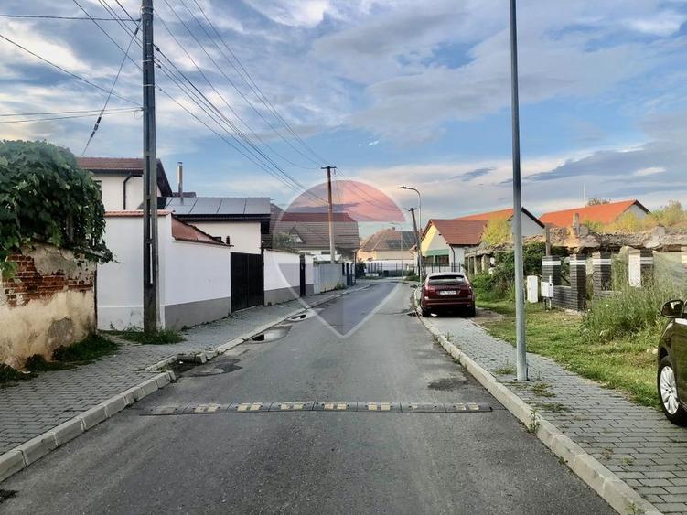 Teren Construcții intravilan de 1300 mp, în Central