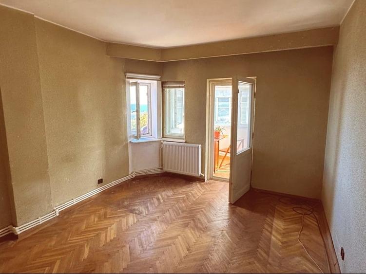 Apartament cu 4 camere decomandat, mobilat în Ultracentral