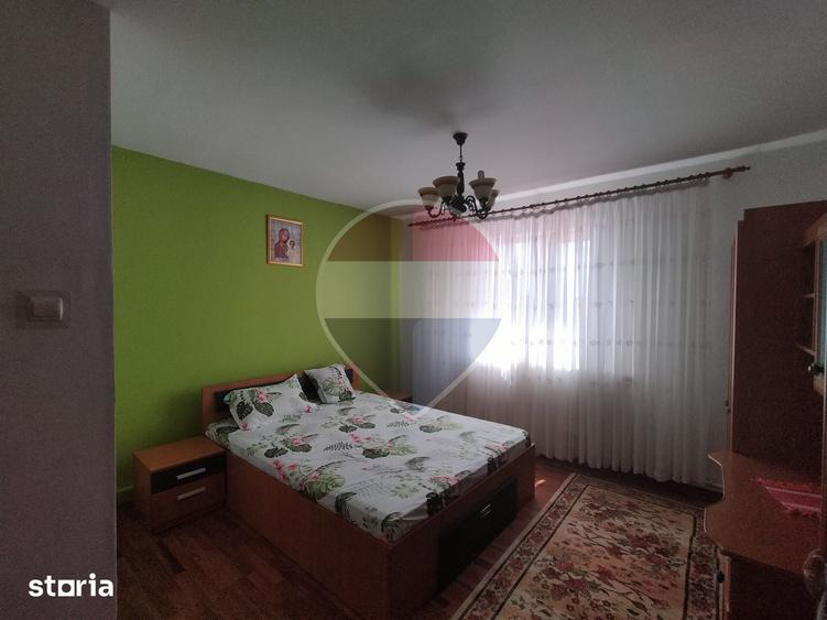Casă cu 5 camere cu Teren 550 Mp în Tărtășești