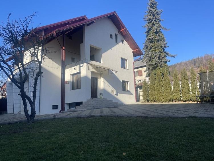 Casă cu 4 camere în Gura Humorului