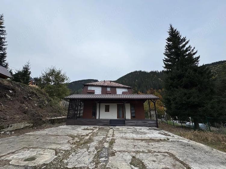Teren de 900 mp, în Râu de Mori