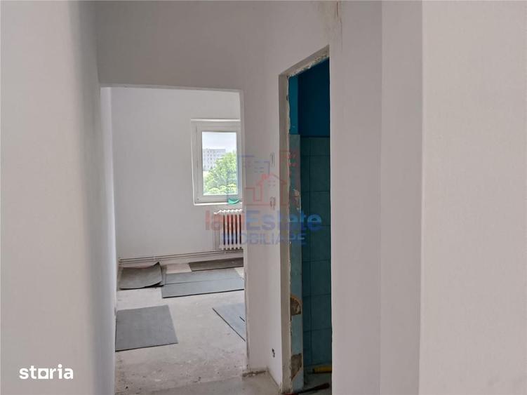 Apartament cu 3 camere semidecomandat în Dacia