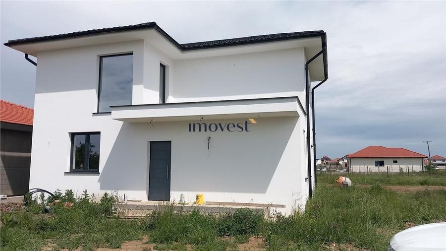 Casă individuală cu 4 camere cu Teren 700 Mp în Păulești