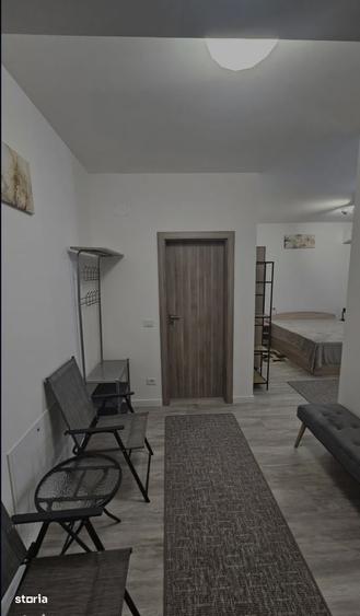 Garsonieră decomandată în Central