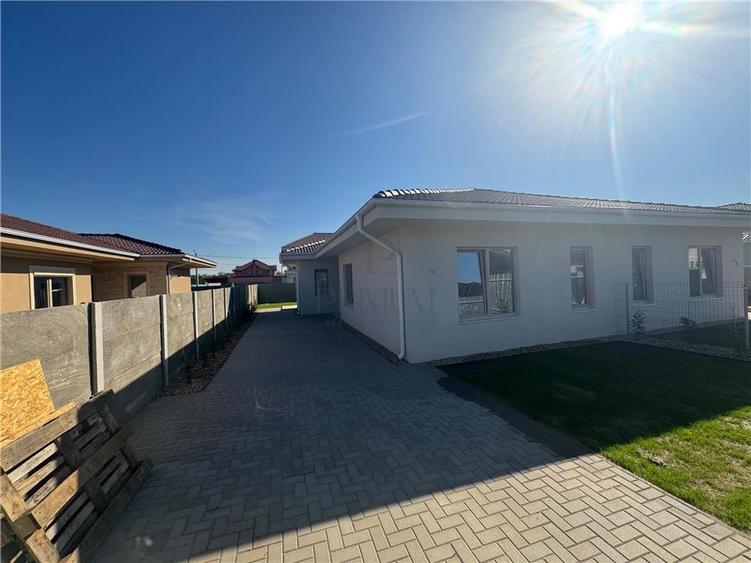 Duplex cu 3 camere cu Teren 320 Mp în Moșnița Nouă