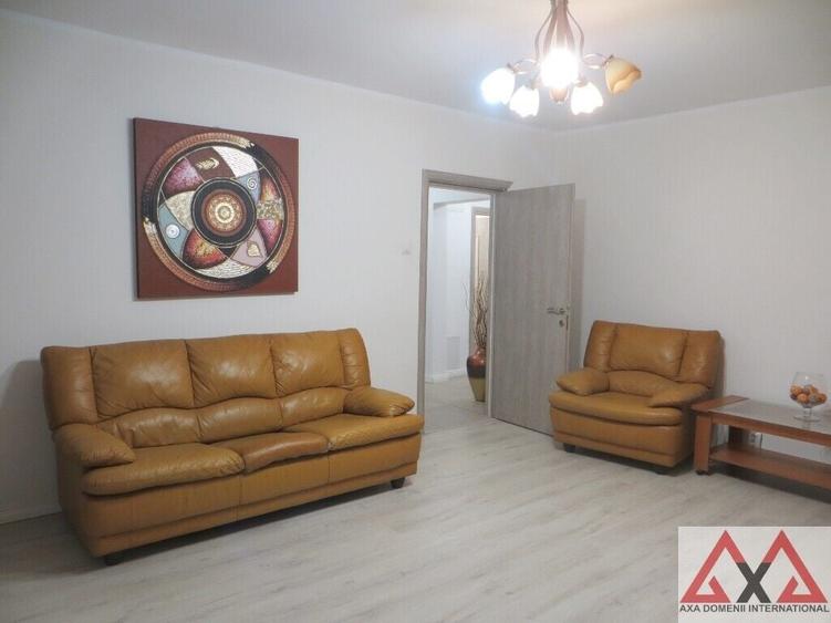 Apartament cu 3 camere decomandat, mobilat în Vitan