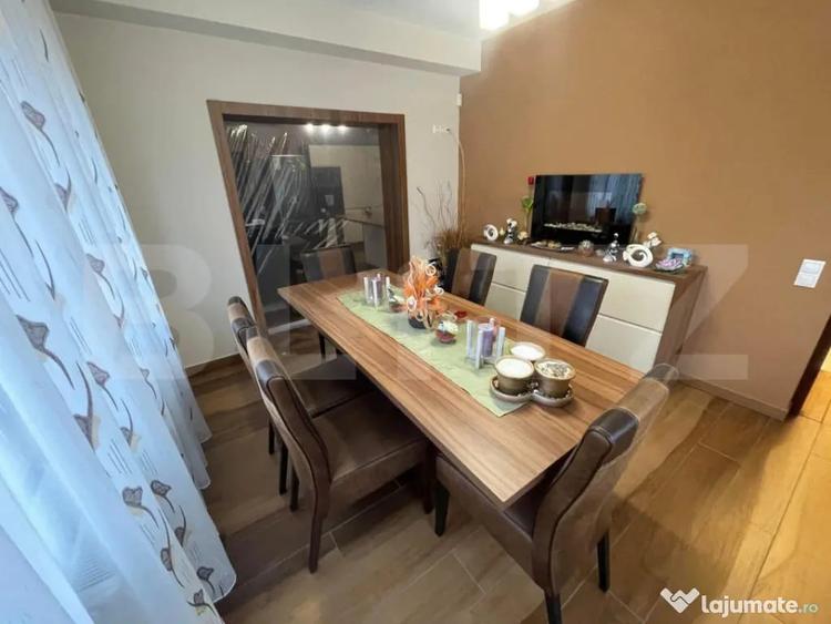Casă cu 7 camere cu Teren 252 Mp în Semicentral
