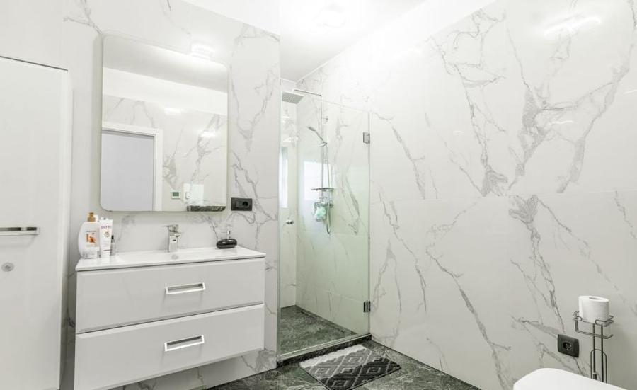 Duplex cu 4 camere cu Canalizare în Florești
