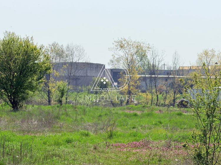 Teren intravilan de 4200 mp, în 9 Mai