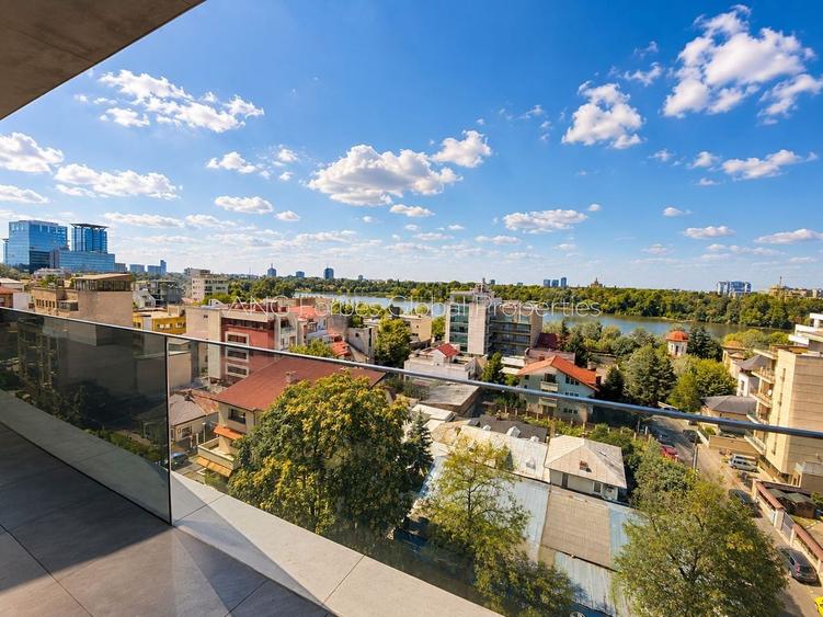 Apartament cu 3 camere decomandat în Floreasca