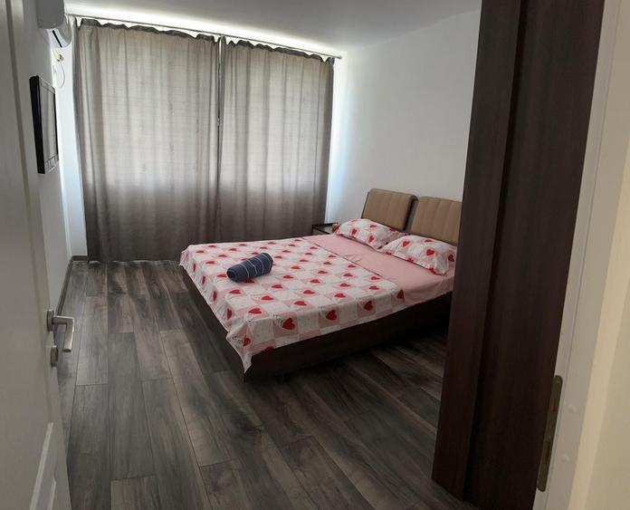 Apartament cu 4 camere semidecomandat în Central
