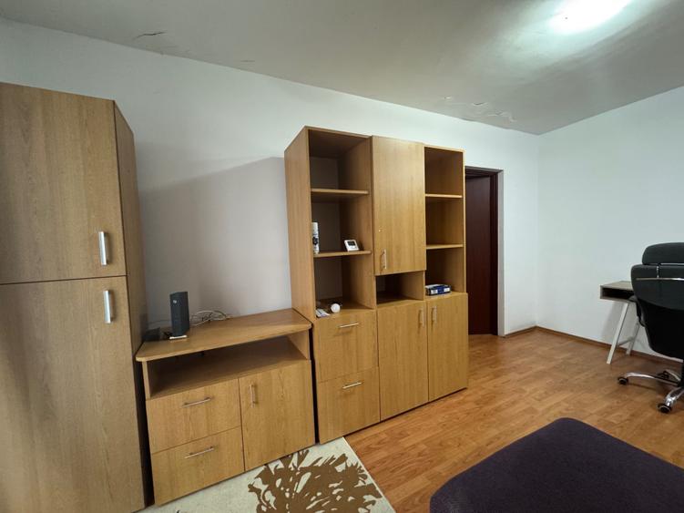 Apartament cu 2 camere semidecomandat în Borhanci