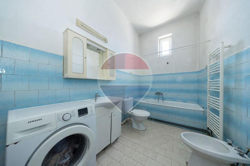 Casă individuală cu 6 camere cu Teren 1048 Mp în Satulung
