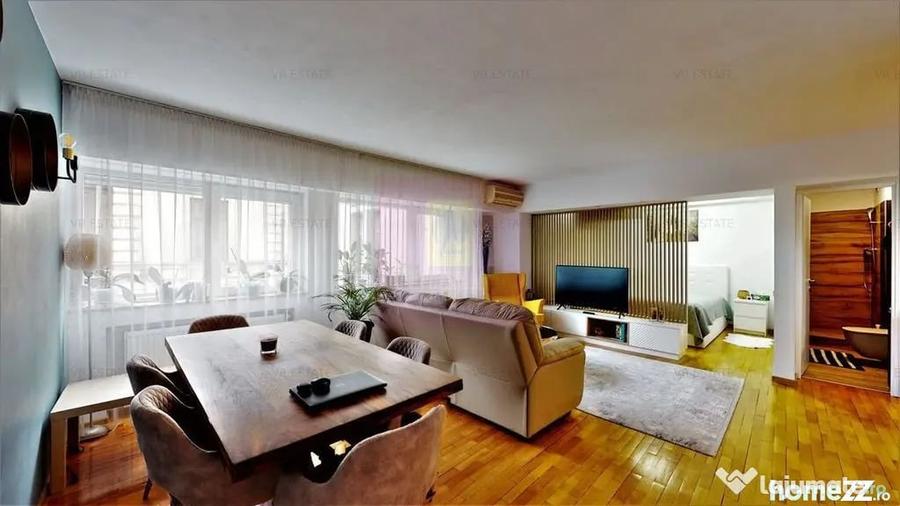 Apartament cu 3 camere semidecomandat în Romană